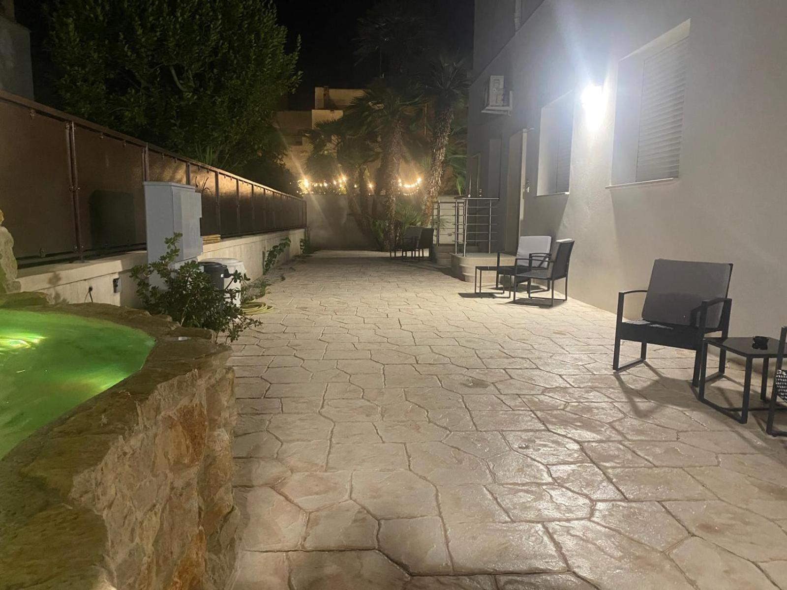 Elegante Bilocale Con Giardino Apartamento Lecce Exterior foto